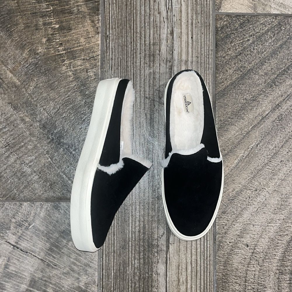 Nwot Staheekum black suede leather mules